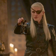 Este podría ser un antepasado de Derek Zoolander haciendo una especie de Blue Valyrian Steel.
